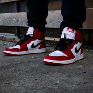 Retro High-Top Sneakers - Red/White/Black